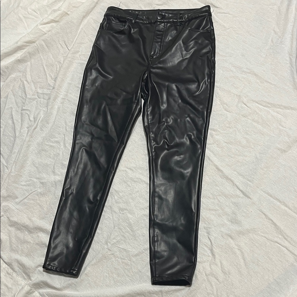 RW&CO high rise faux leather skinny pant